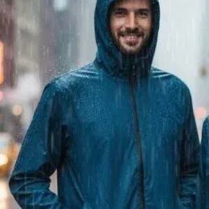 SIZE XS / S WATERPROOF RAIN JACKET